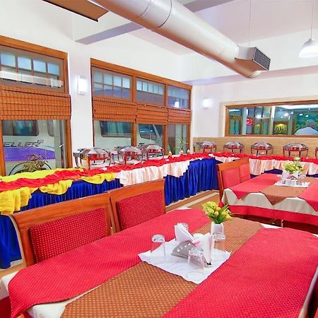 Hotel Excellency Kochi Kültér fotó
