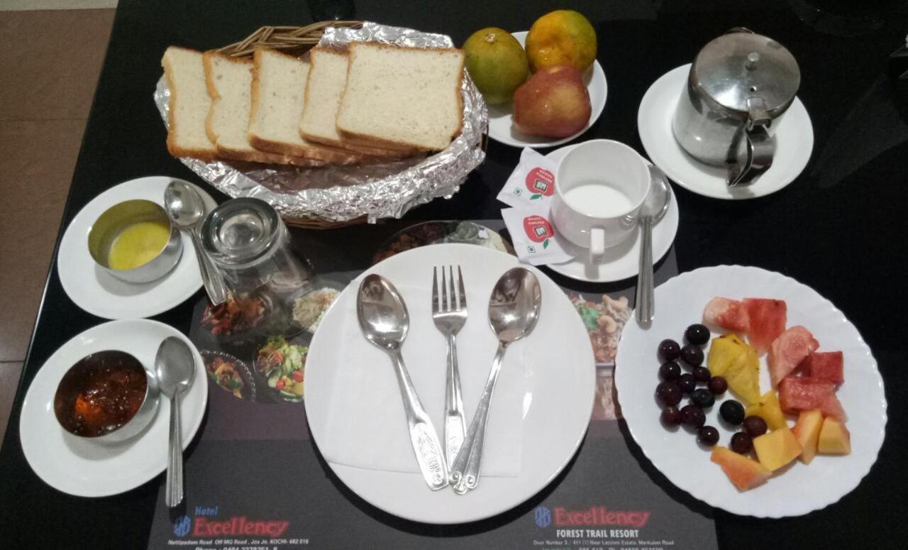 Hotel Excellency Kochi Kültér fotó