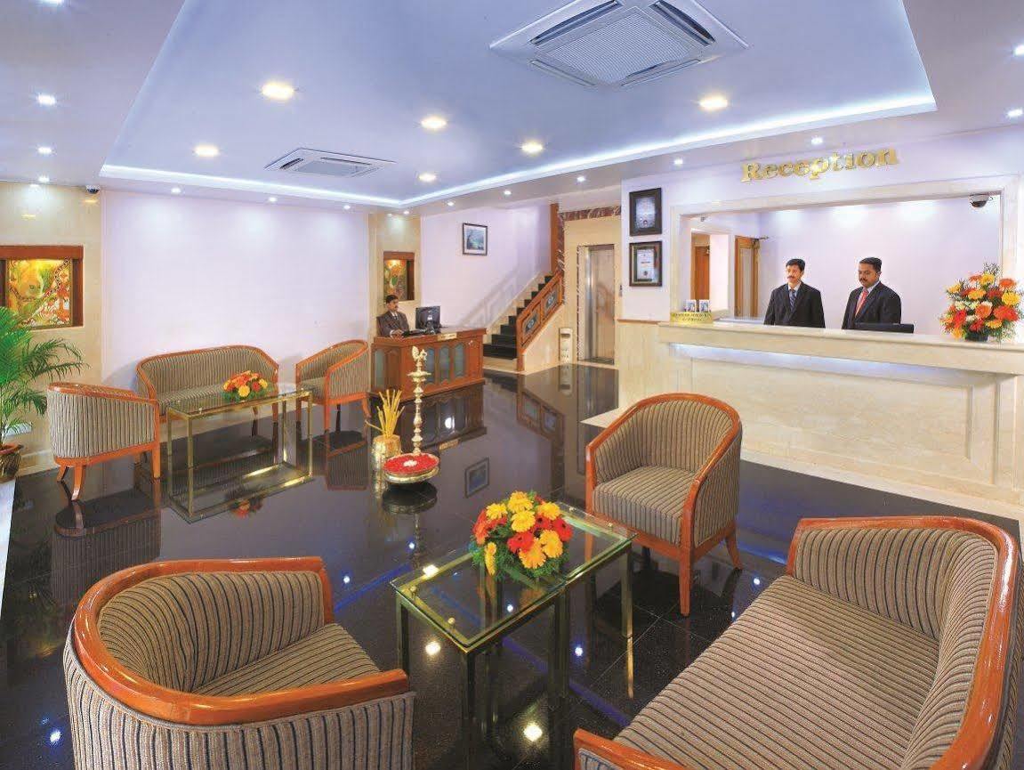 Hotel Excellency Kochi Kültér fotó
