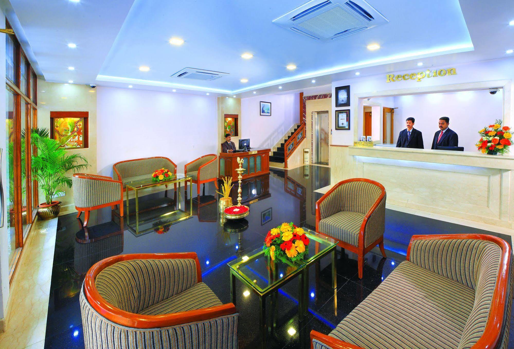 Hotel Excellency Kochi Kültér fotó