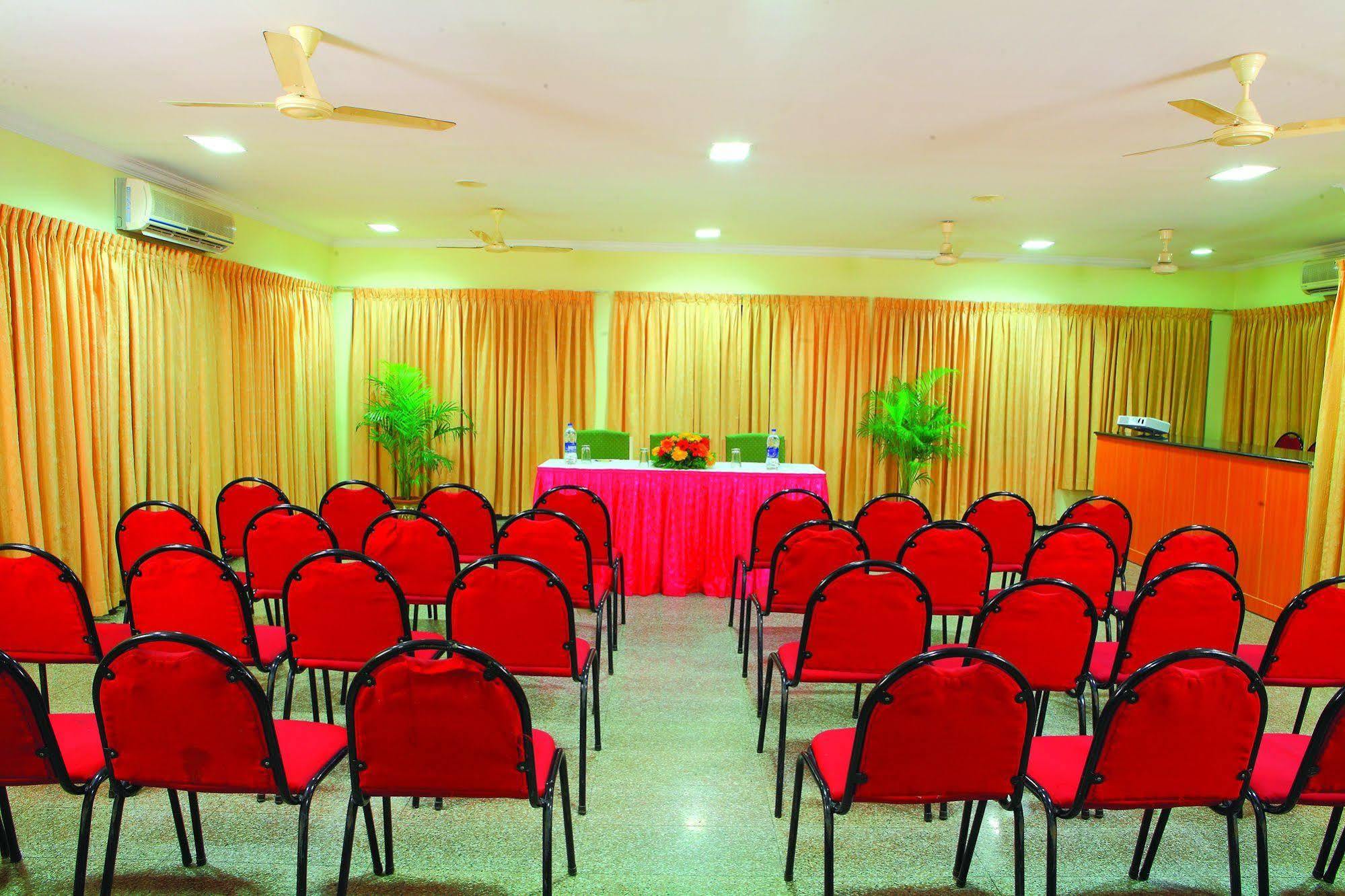 Hotel Excellency Kochi Kültér fotó