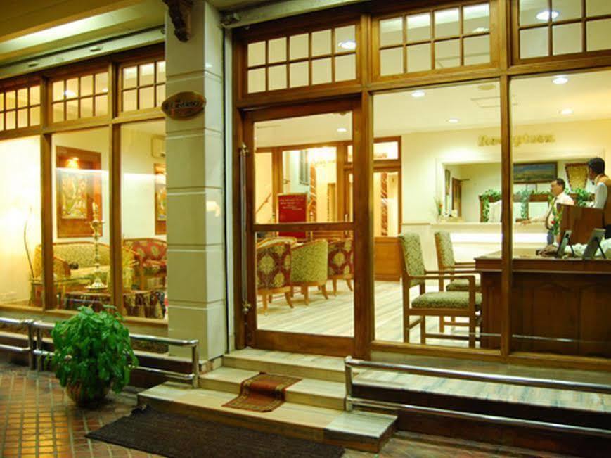 Hotel Excellency Kochi Kültér fotó