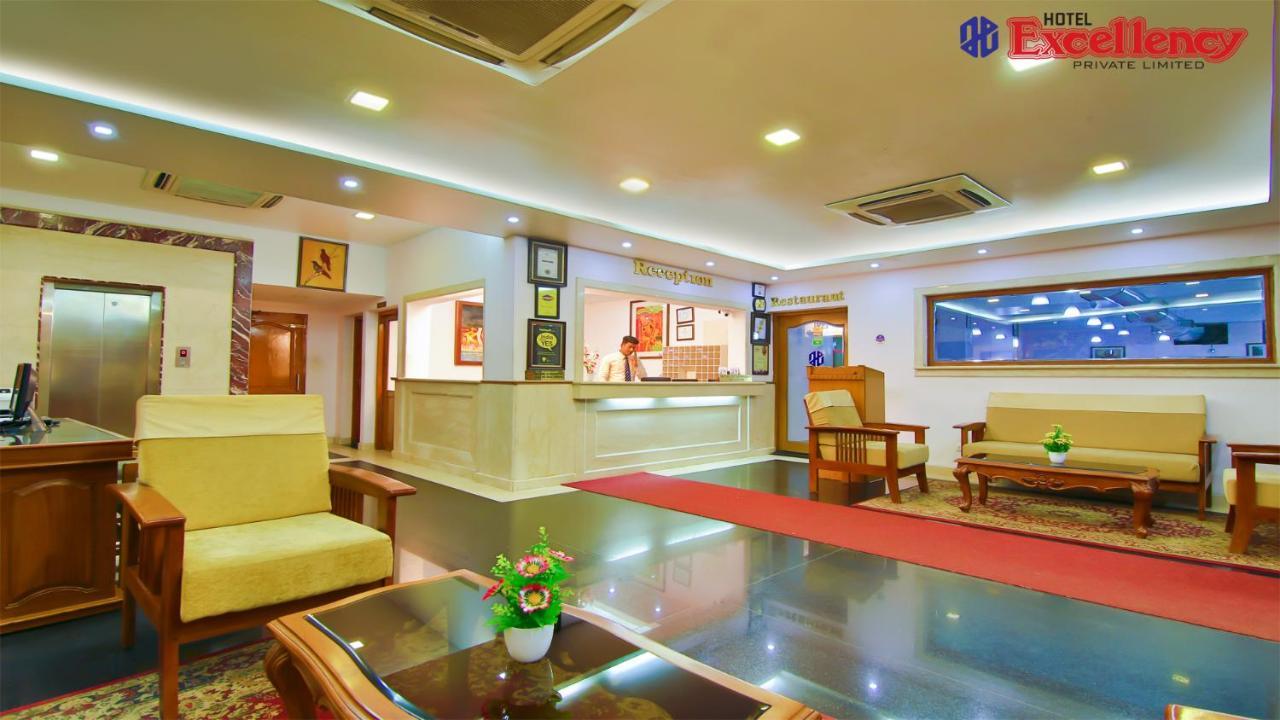 Hotel Excellency Kochi Kültér fotó
