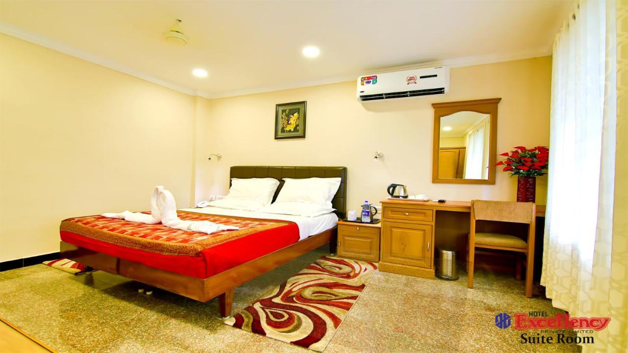 Hotel Excellency Kochi Kültér fotó