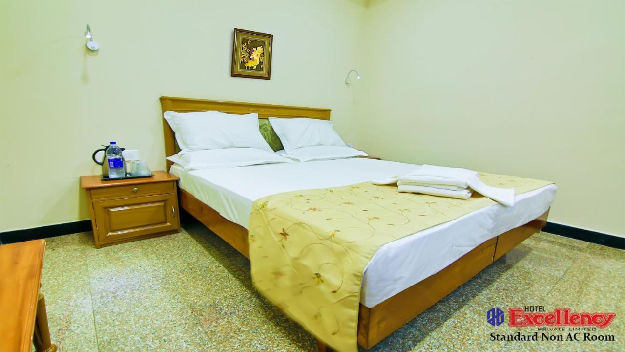 Hotel Excellency Kochi Kültér fotó